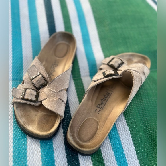 🎉✨HP🎉✨ Birkenstock Betula Suede Two buckle Sandals - Light Tan - Picture 3 of 14